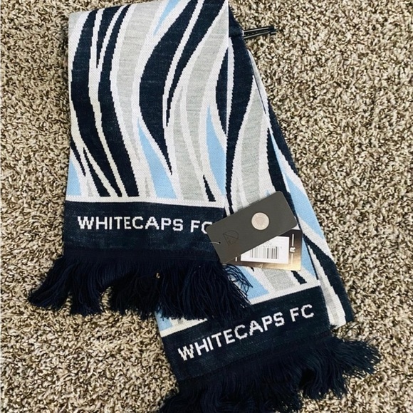 New WHITECAPS VANCOUVER SCARF - RETRO (HD KNIT) MLS - Navy & White - Picture 3 of 8